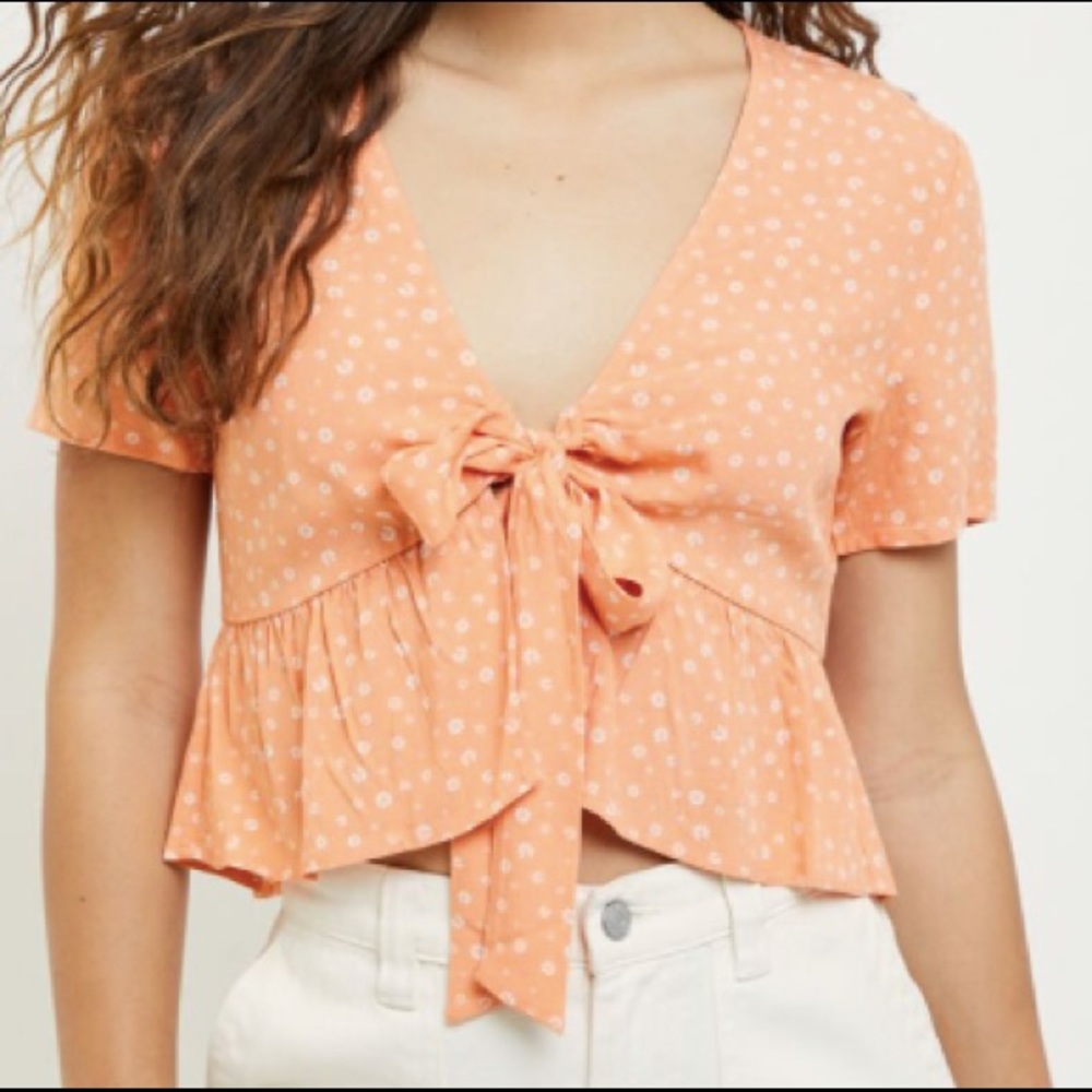 LA Hearts Tie Front Woven Top